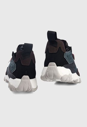 Tenis Lifestyle Negro-Verde-Blanco Nike Jordan Delta 2