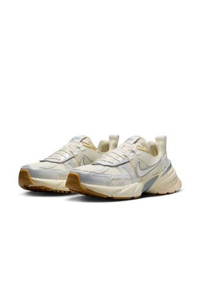TENIS NIKE MUJER FD0736-108 V2K RUN Talla 7.5
