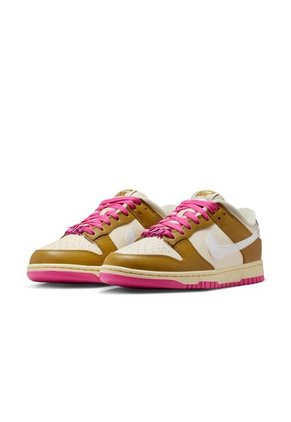 Tenis Mujer Nike Dunk Low SE Marron