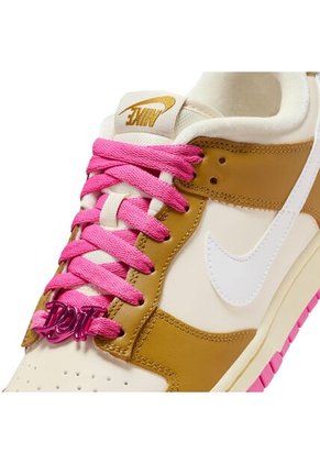 Tenis Mujer Nike Dunk Low SE Marron