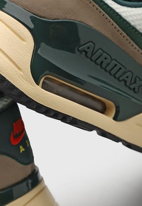 Tenis Lifestyle Blanco-Verde-Beige Nike Air Max System