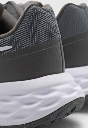 Tenis Running Gris Oscuro-Blanco Nike Revolution 6 NN