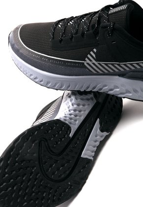 Tenis Running Negro-Gris Nike Legend React 2 Shield