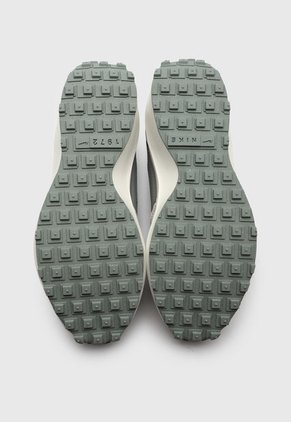 Tenis Lifestyle Blanco-Gris Nike Waffle Debut