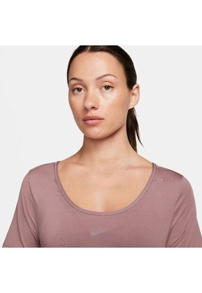 Camiseta Mujer Nike One Classic