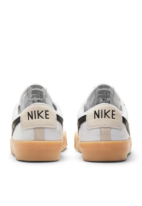 Tenis Nike Sb Zoom Blazer Low Pro Gt Hombre-Blanco/Negro