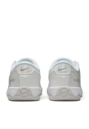 Tenis Nike Total 90 Hombre-Blanco Plateado