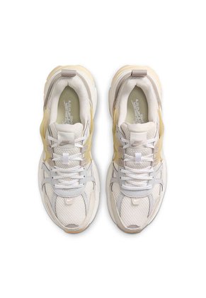 TENIS NIKE MUJER HV4314-030 V2K RUN Talla 9
