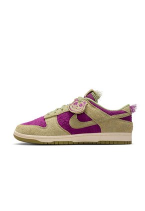 Tenis Hombre Lifestyle Nike Dunk Low Retro SE Morado