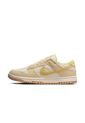 Tenis Mujer Lifestyle Nike Dunk Low Next Nature SE Dorado de Nike