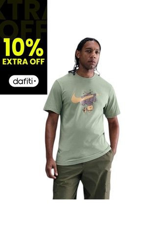 Camiseta Nike M Nsw Tee Iykyk Fs Hombre-Verde Nike