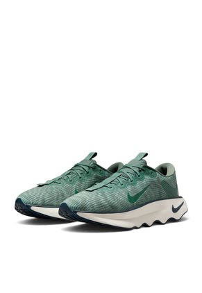 Tenis Nike Motiva Hombre-Verde