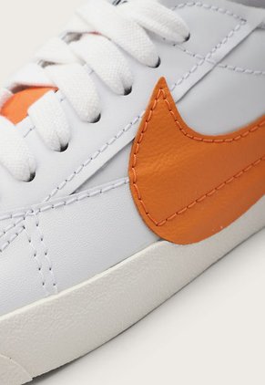 Tenis Lifestyle Blanco-Gris-Naranja Nike Blazer Low '77 Jumbo