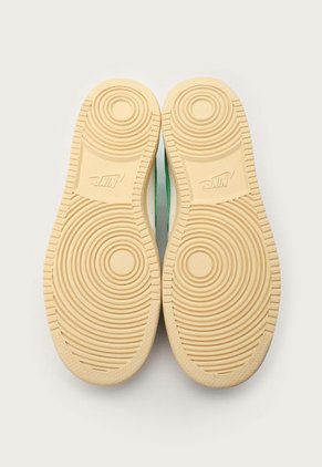 Tenis Lifestyle Marfil-Verde-Beige Nike Court Vision Low