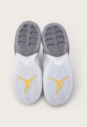 Tenis Basketball Blanco-Gris Nike Jordan Stay Loyal 2