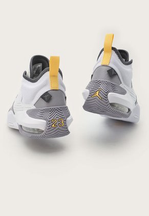 Tenis Basketball Blanco-Gris Nike Jordan Stay Loyal 2