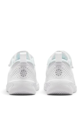Tenis Nike Omni Multi-Court Ps Niño-Blanco