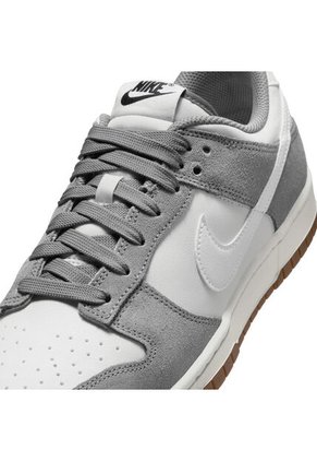Tenis Hombre Nike Dunk Low Retro SE Gris
