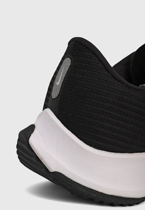 Tenis Running Negro-Blanco Nike Air Zoom Rival Fly 3