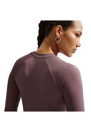 Camiseta Manga Larga Nike Chill Knit Mujer-Vinotinto