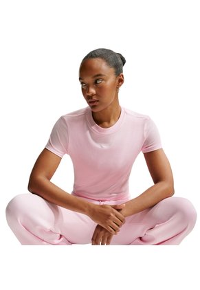 Camiseta Nike Sportswear Chill Knit Mujer-Rosa