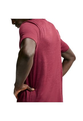 Camiseta Nike Miler Hombre-Rojo