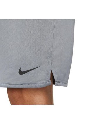 Pantaloneta Nike Dri Fit Totalyty Knit 9”-Gris