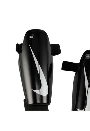 Canilleras Nike Charge-Negro