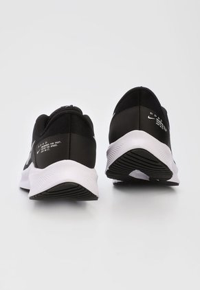 Tenis Running Negro-Blanco Nike Quest 4