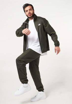 Conjunto Deportivo Negro-Blanco Nike Sportswear Club