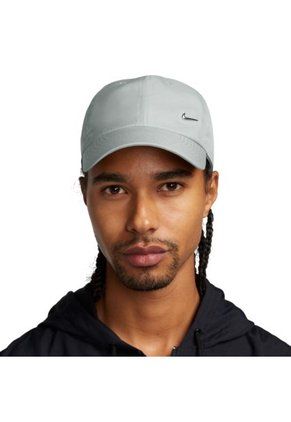 Gorra Nike Dri Fit Club Metal Swoosh Hombre-Gris