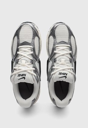 Tenis NIKE V5 RNR Blanco