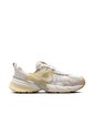 TENIS NIKE MUJER HV4314-030 V2K RUN Talla 6 de Nike