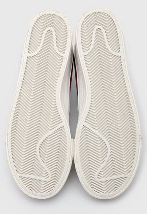 Tenis Lifestyle Marfil-Vino Tinto Nike Court Legacy NN