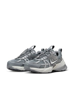 Tenis Nike V2K Run Speed Lace Mujer-Gris