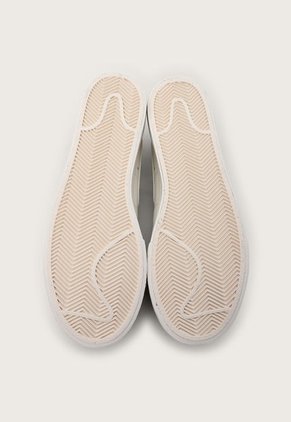 Tenis Lifestyle Marfil-Gris Nike Blazer Low Platform