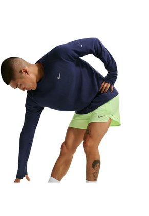 Pantaloneta Nike Stride Hombre-Verde
