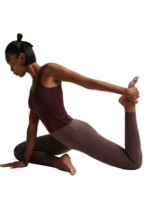 Leggings Nike Zenvy Mujer-Vinotinto
