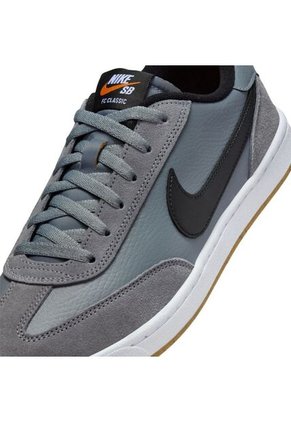 Tenis Hombre Nike SB FC Classic