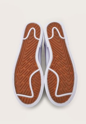 Tenis Lifestyle Blanco-Violeta Nike Court Legacy Lift