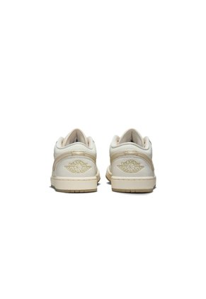 BOTAS AIR JORDAN 1 LOW SE V2 NIKE