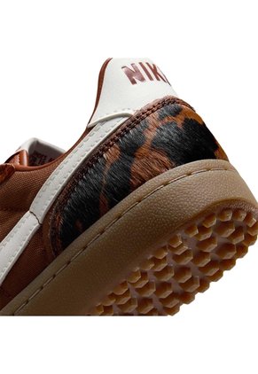 TENIS FIELD GENERAL SE PNT NIKE