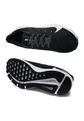 Tenis Running Negro-Blanco Nike Quest 2