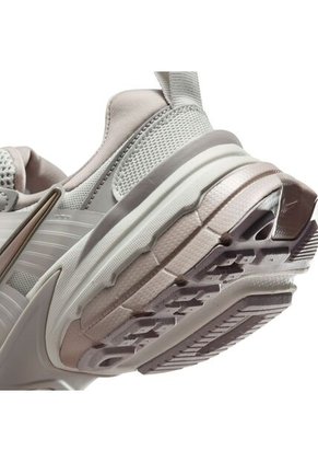 TENIS NIKE MUJER FD0736-011 V2K RUN Talla 6.5