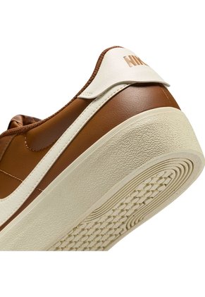 Tenis Hombre Nike Court Shot Marrón