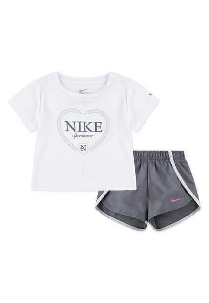 Conjunto Niños Nike Dri-FIT Game, Swoosh, Match! Gris