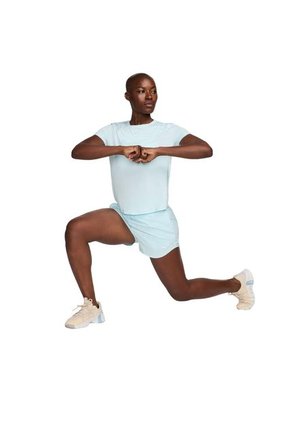 Camiseta Nike Uno Clásico Mujer-Celeste