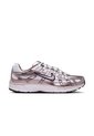 TENIS NIKE MUJER IO3496-103 P-6000 Talla 9.5 de Nike