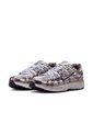 TENIS NIKE MUJER IO3496-103 P-6000 Talla 9.5 de Nike