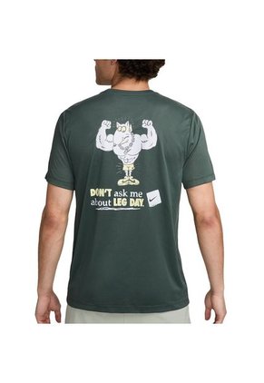 Camiseta Nike M Df Tee Rlgd Iykyk 2-Verde